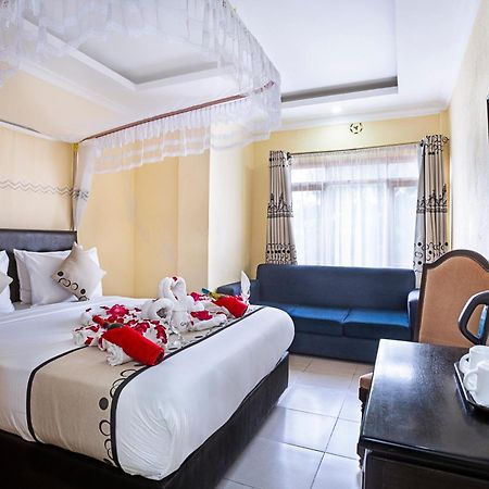 Chambai Hotel 나이바샤 외부 사진