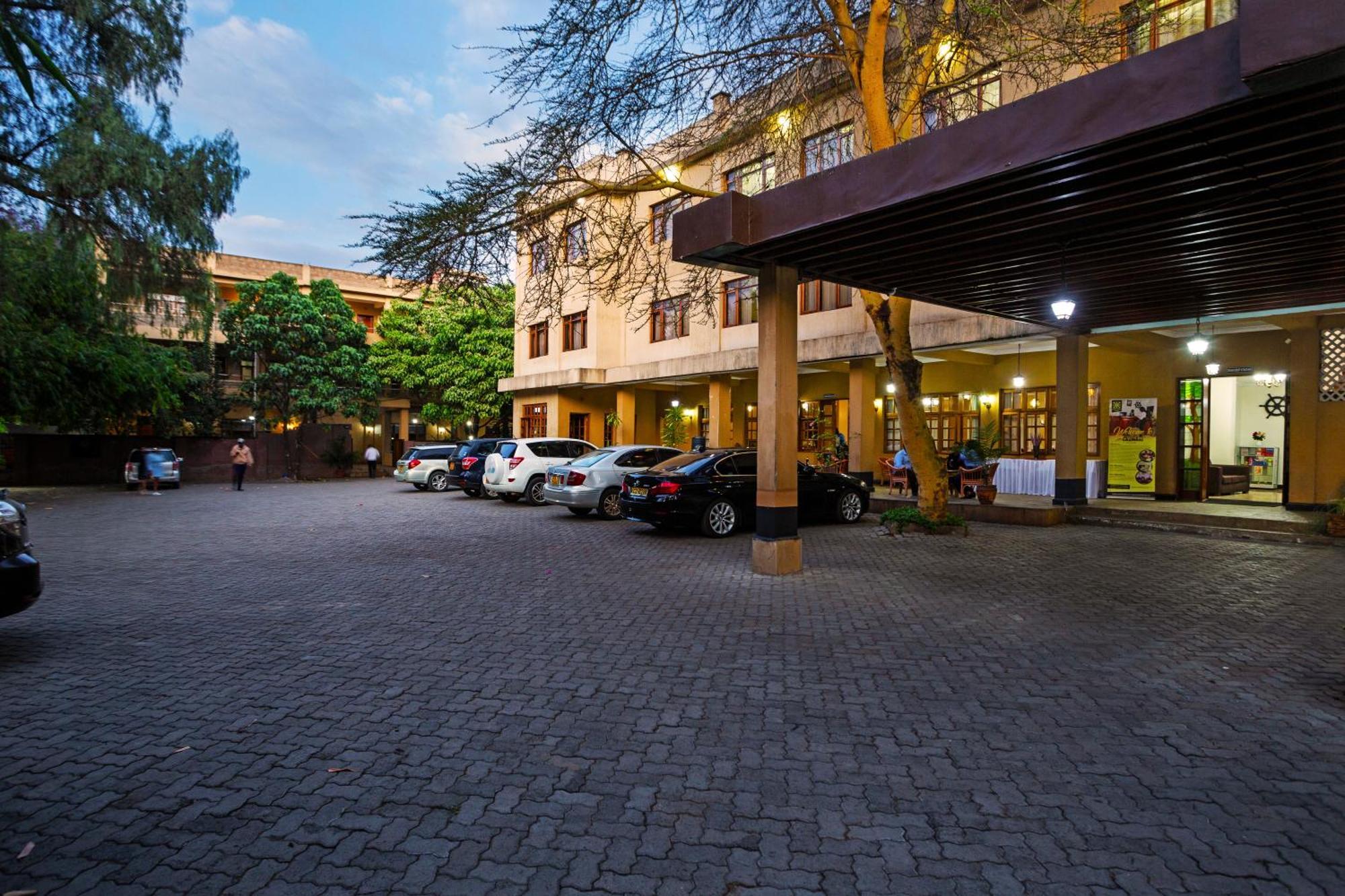 Chambai Hotel 나이바샤 외부 사진